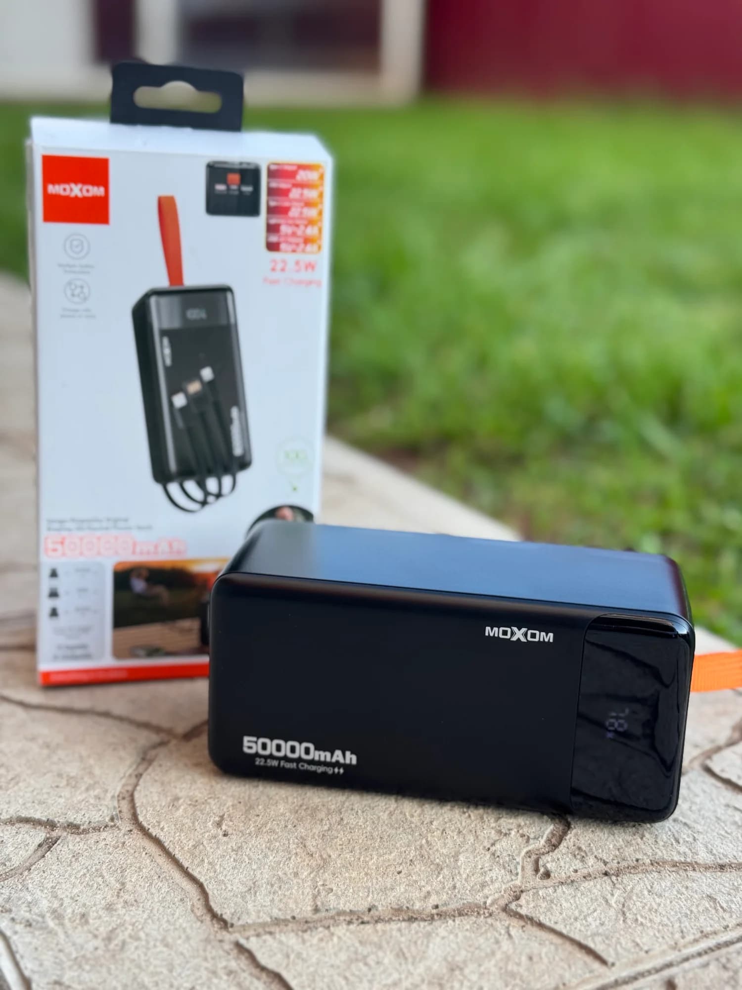 Повербанк MOXOM 50000 мАч 22.5W с встроенными кабелями